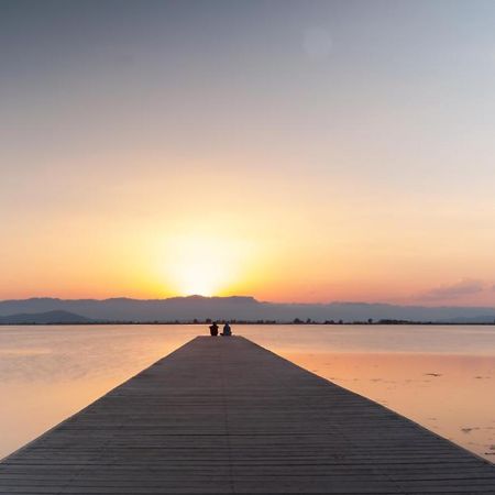 Entrellacunes El Poble Nou del Delta Exteriör bild