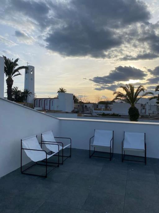 Entrellacunes El Poble Nou del Delta Exteriör bild