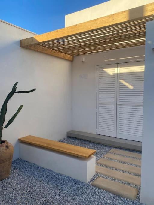 Entrellacunes El Poble Nou del Delta Exteriör bild